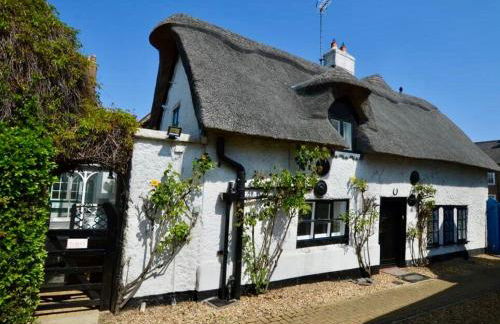 Bridge Cottage Stunning 4 bed thatched cottage - Photo 18