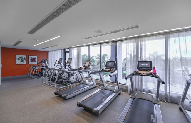 Spacious 2-Bedroom Condo at Doral Park - Photo 32