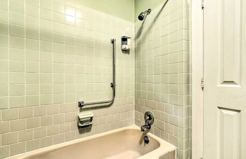 Bayfront Retreat with Game Room and Outdoor Pool! - Foto 20