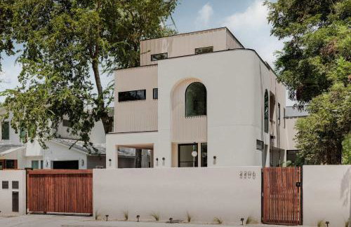 Eastside Family Luxury Retreat with Pool near Downtown - Foto 41