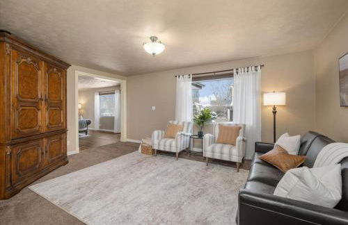 Theatrical Escape South Hill Home near Downtown - Foto 11