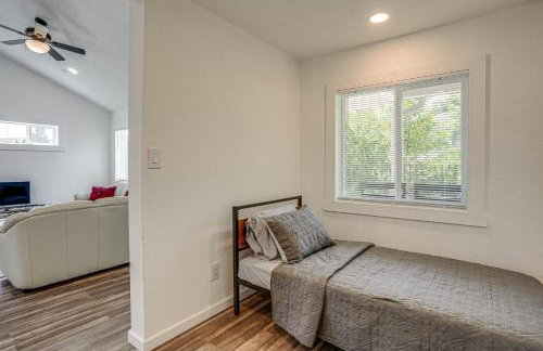 Quaint Concord Home with Covered Porch Near Hiking - Foto 18