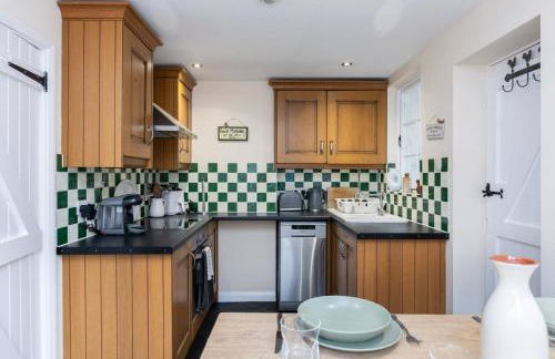 Quaint 3 bed Cottage in central Dorking with parking - Foto 13