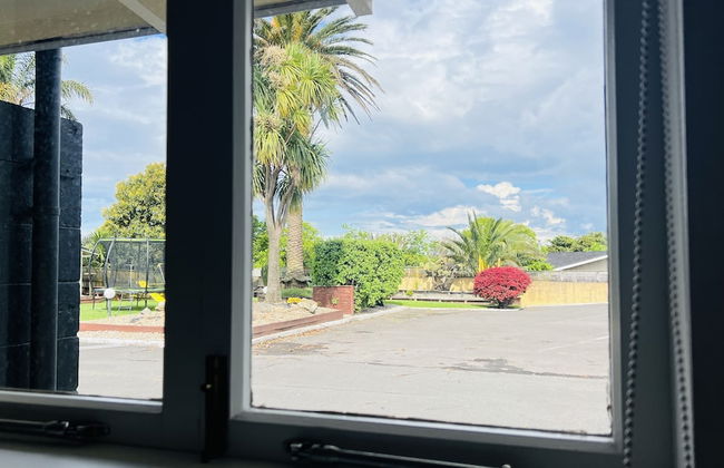 18th Avenue Thermal Motel - Photo 37