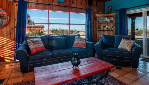 Chuck's Cabin in a Joshua Tree Community - Foto 5, Shopping Area