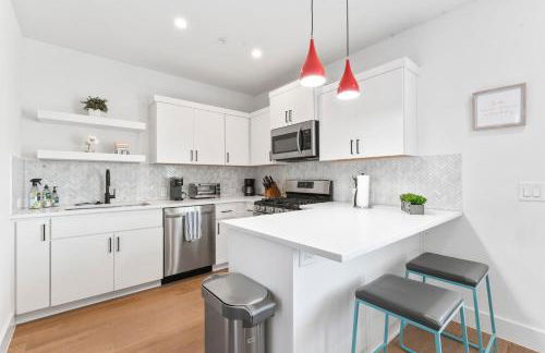 Luxe East Downtown 3BR Condo, Walk to Bars, Restaurants, Shops - Foto 23