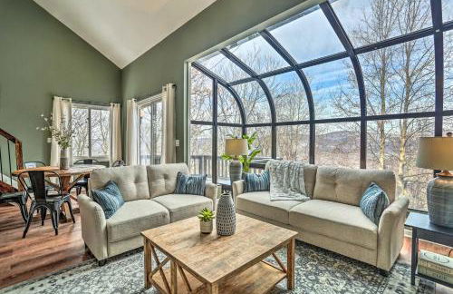 Inviting Vernon Twp Condo with Private Balcony! - Foto 6