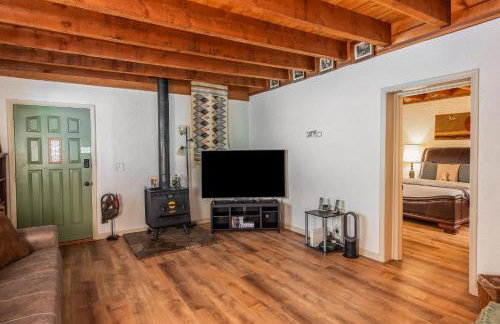 Myrinn-Hobbit Cottage on the Creek Storybook Stay - Foto 12