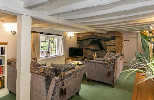 Beautiful 5-Bedroom Home with Cinema & Games Room - Foto 13