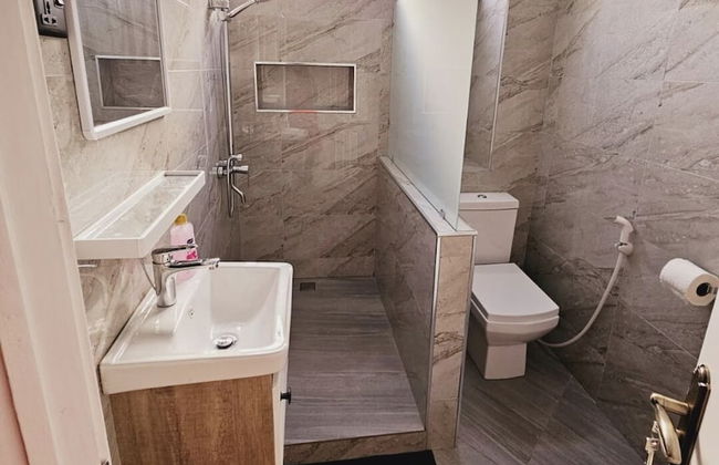 Captivating 3-bed Apartment in Flic en Flac - Photo 12