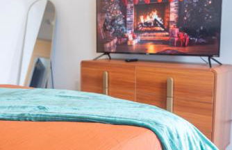 Two Story Penthouse, 2 Bedrooms with 2 and a half bathrooms, 2 Balconies, Skyline View, Pool - Foto 21