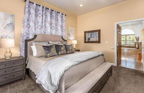 Mountain Elegance w/ pool, spa, projector - Foto 25