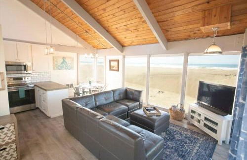 Ocean Front...Sand in your toes getaway!! - Foto 21