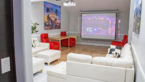 Heated Salt Pool, BBQ, Movie Projector, Stereo, Billiards Table, Arcade Game, Darts - Stone Sanctuary NW at Childrens Memorial Park, Pool Heat Optional - Foto 5