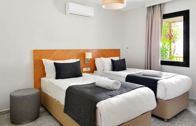 Dorman Suites Hotel - Photo 9