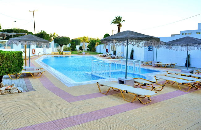 Maroula Studios - Photo 13