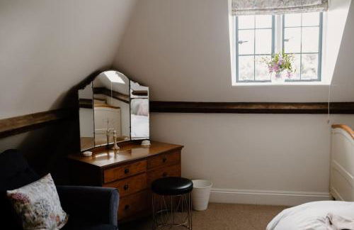 Manor Estate - Two Accommodation Wings - Sleeps 14 - Foto 73