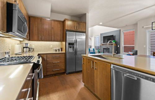 THE PENDLETON - Walkable - Arcade Loft - Modern- Light & Bright - Photo 19