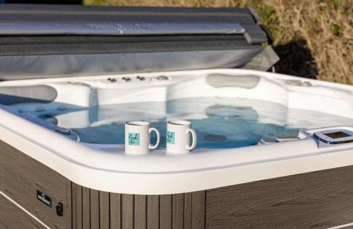 Luxury Beachfront Retreat for 14 with Hot Tub - Photo 56