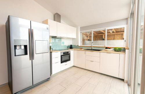 Mon Rêve, charmant cabanon les pieds dans l'eau à la Madrague, confortable et lumineux - Foto 5