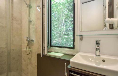 Cottage in Dordogne With Lake View and Pool - Foto 26