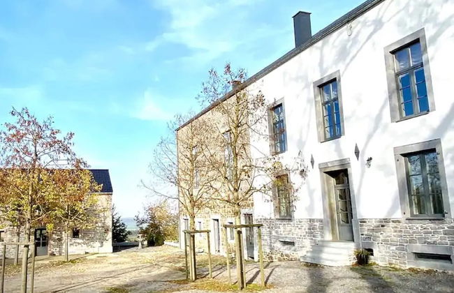 Elegant Hillside Mansion - Photo 1