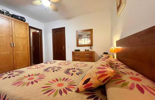 Almerimar Amplio Apartamento de 3 Habitaciones con Piscina, pista de padel, futbol y Garaje Cubierto para 2 Coches en Altas Entinas - Foto 6