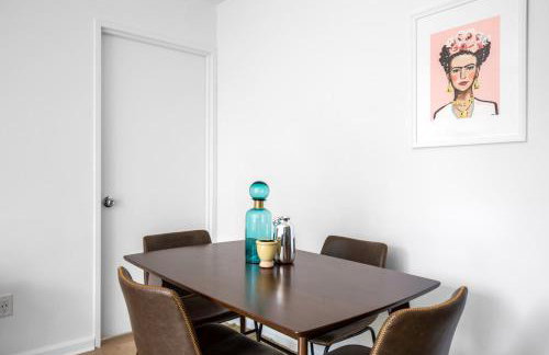 Tribeca 2BR City views Indoor pool Gym NYC-172 - Foto 5