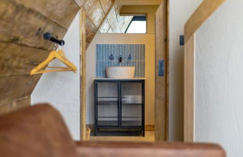 The Tri-Pod - Photo 20