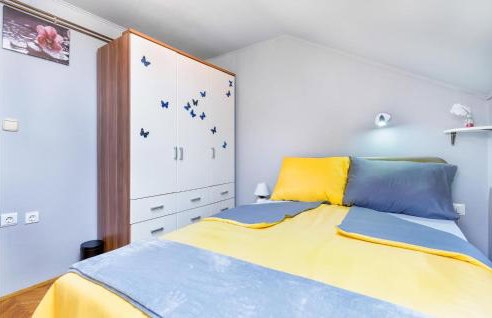 2 Bedroom Amazing Apartment In Bakar - Photo 19