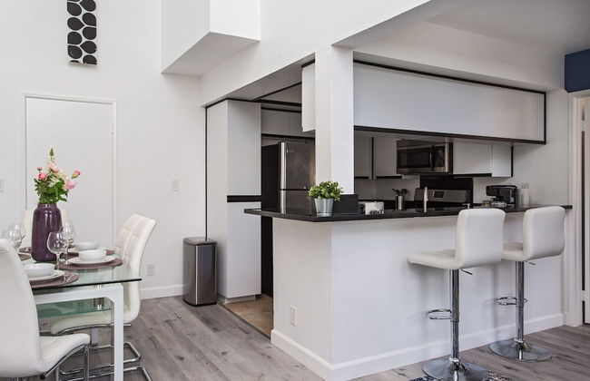 Luxurious 2BD & Den Hollywood Apartment - Foto 20