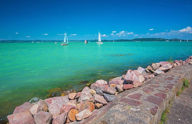 Lake Side Luxury – Steps to the Lake Lela - Foto 35