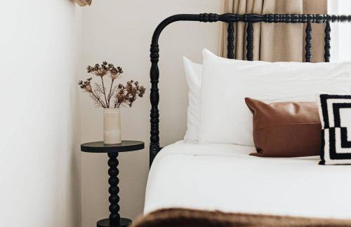 Luxe Victorian Retreat • Walk to Downtown - Foto 33