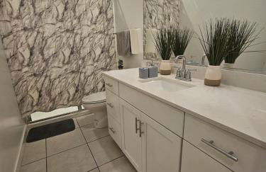 genie palace at statefarm stadium - Photo 26