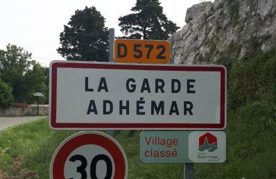 LA GARDE ADHEMAR, L'escalier Médiéval - Foto 56