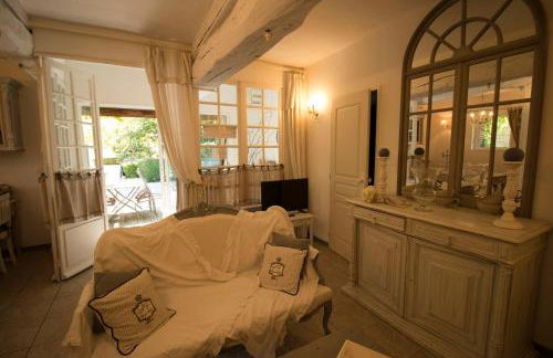 Gîte "Le Bleu D'Orage" Dans un Domaine de 7ha Au Calme - Foto 2