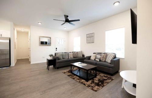 5 Min to Downtown - 12 to Elon - Deck - Wi-Fi - Foto 6