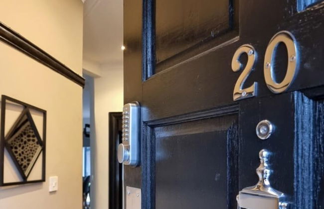 Stylish King Bed Suite Free Parking Large Patio - Foto 28