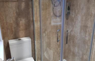 Goswick House - Entire 4Bed House Serviced Accommodation Newcastle FREE WIFI & FREE 2 OFF STREET PARKING SPACES UK - Foto 13