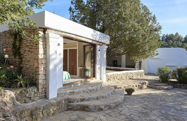 Hillside Villa With Sea-views - Photo 40