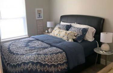 2 Bedroom Condo with Office - Photo 7