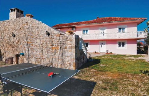 Four-Bedroom Holiday Home Lovinac With An Outdoor Swimming Pool 09 - Foto 54