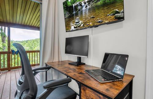 Peaceful Lake Lure Cabin, Hot Tub, Huge Screened Porch, Private Beach - Foto 25