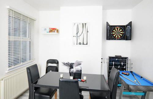 3 BR- King size bed, Netflix, Garden FREE Parking - Foto 12