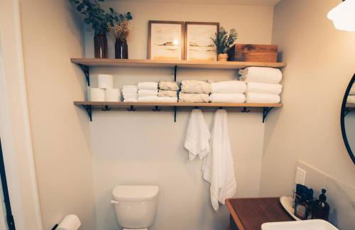 Luxury Mountain Cabin with Views, Hot Tub, Fireplace - Foto 7