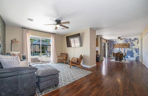 River Fun Awaits Pool, Putting Green, Arcade and More, Sleeps 8 - Foto 10