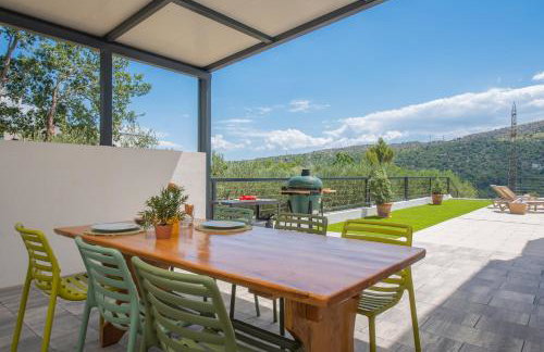 Villa Nacle with Heated Pool and Large Playground near Omis and Split - Photo 39