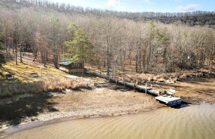 Lustrous Lakefront Cabin Oasis near Lake Ferndale in West Virginia - Foto 44