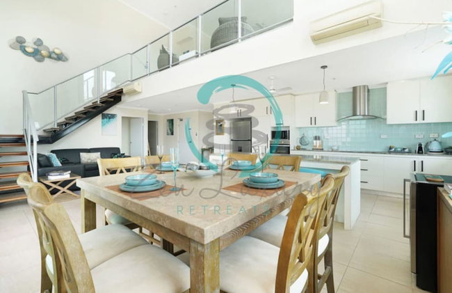 Pinnacle Penthouse Escape Panoramic Views Pool - Photo 3