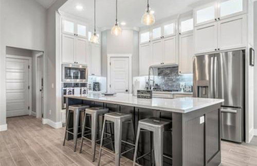 Just Like Home #6: Norman: It's Game Time (campus) - Foto 77